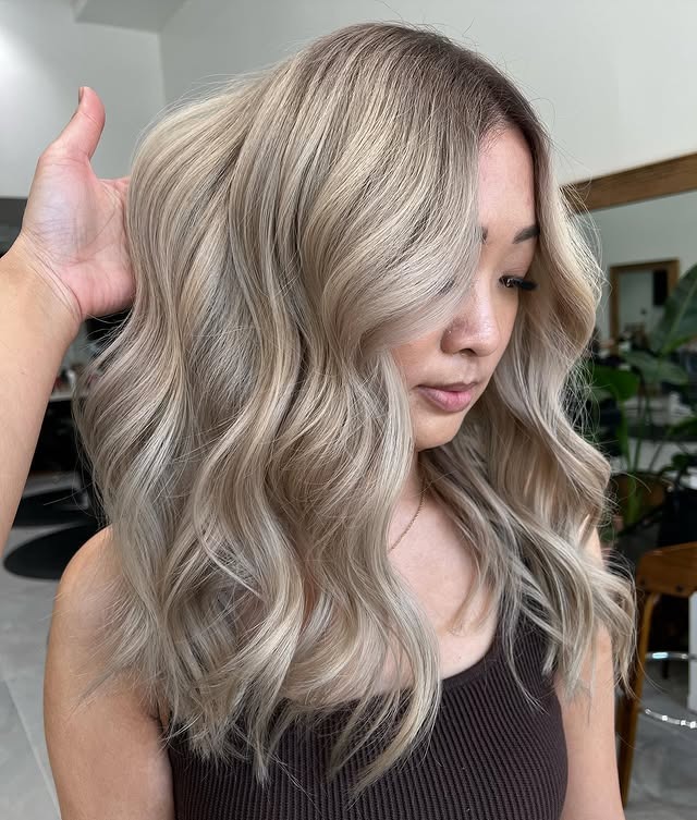 11. Platinum Sand Waves with Root Melt - Summer Hair Color