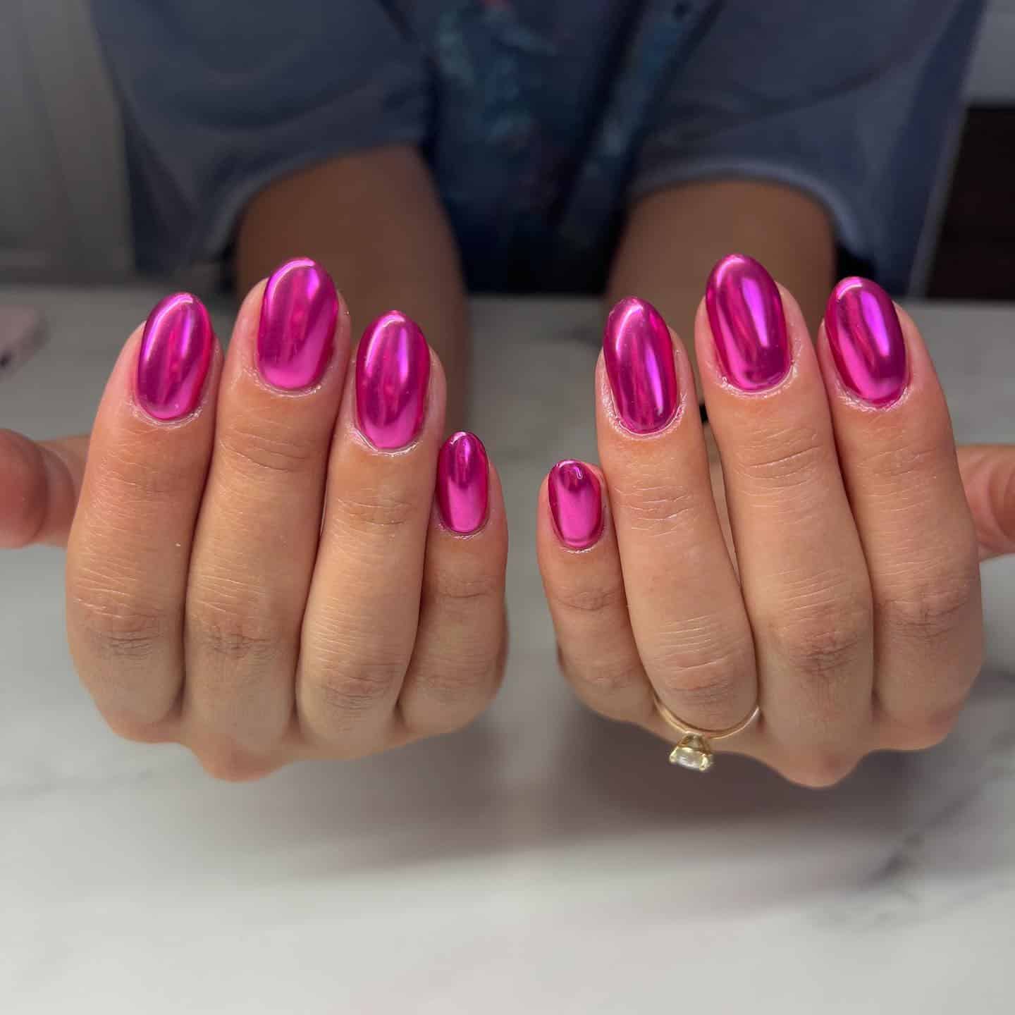 3. Vivid Magenta Chrome Shine - pink chrome nail ideas