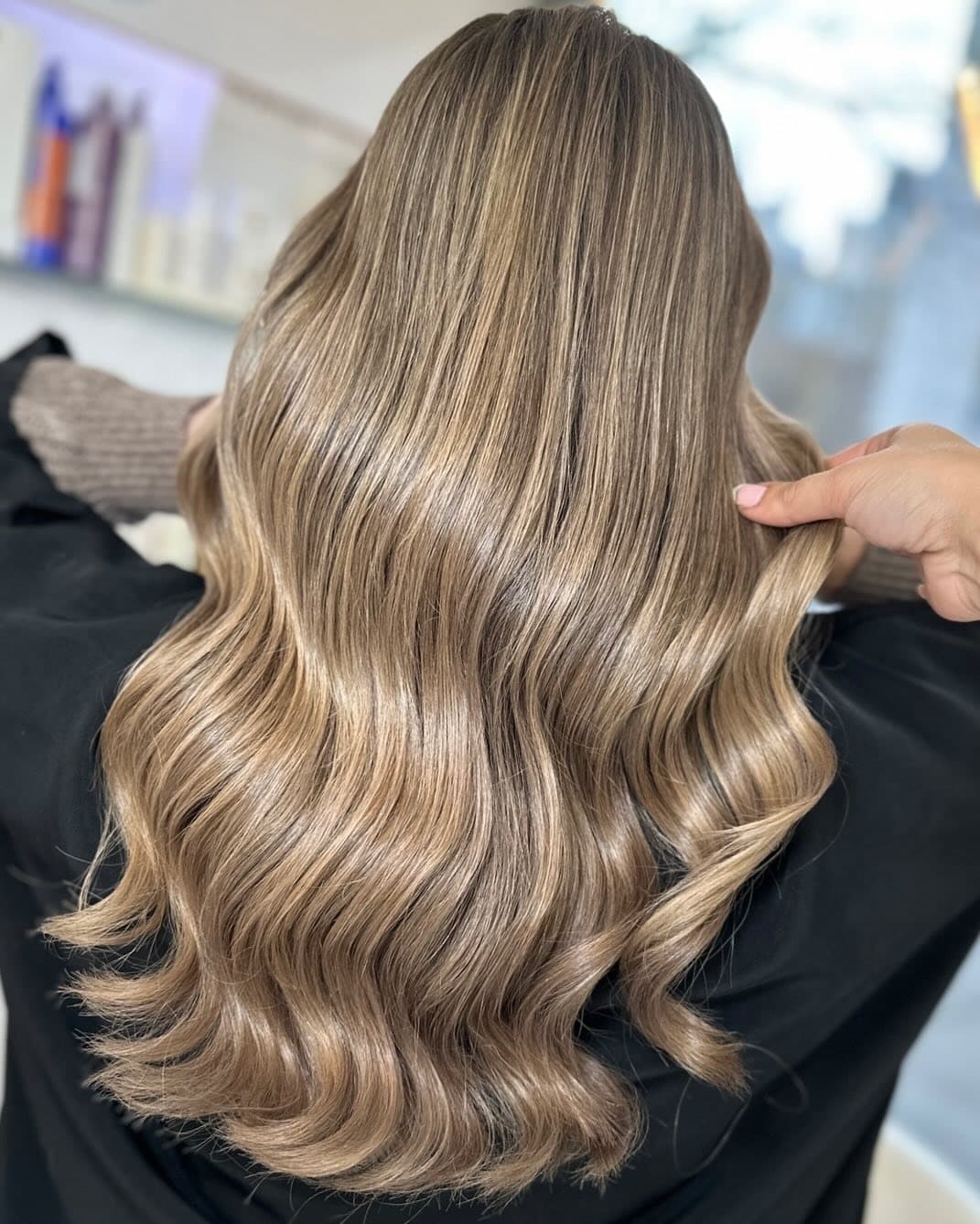 14. Glossy Champagne Honey Blend - Honey Blonde Hair with Highlights