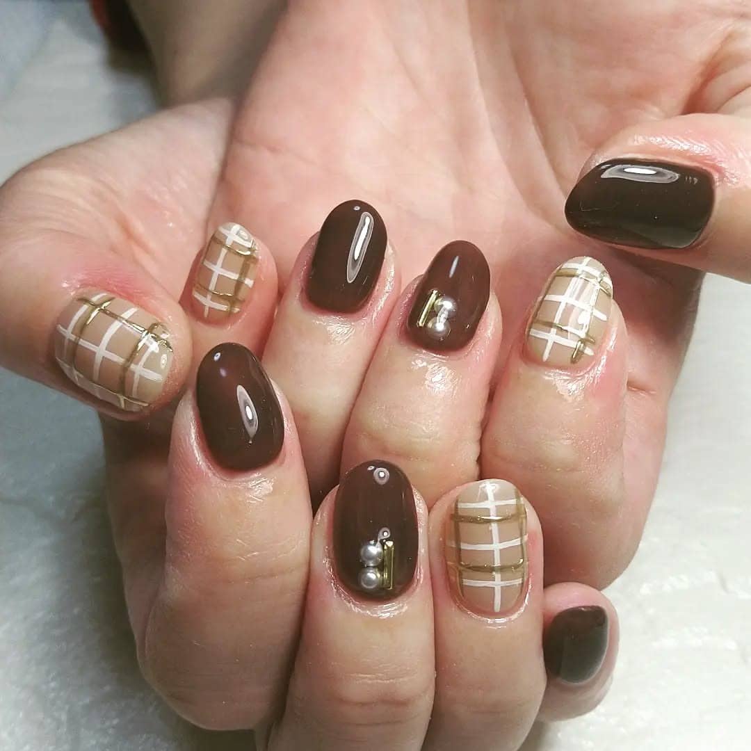 7. Chocolate Plaid Sophistication - plum nail ideas