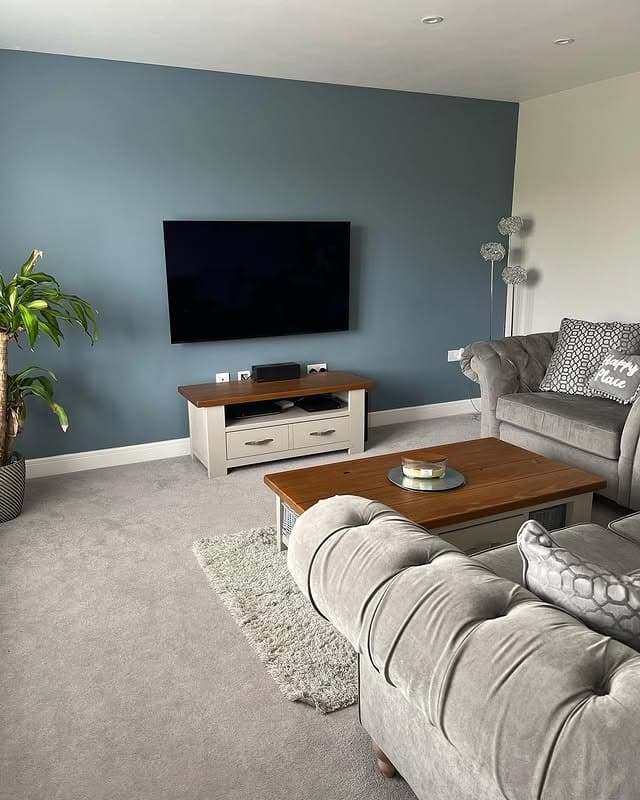 15. Slate Blue Simplicity - grey and blue living room ideas