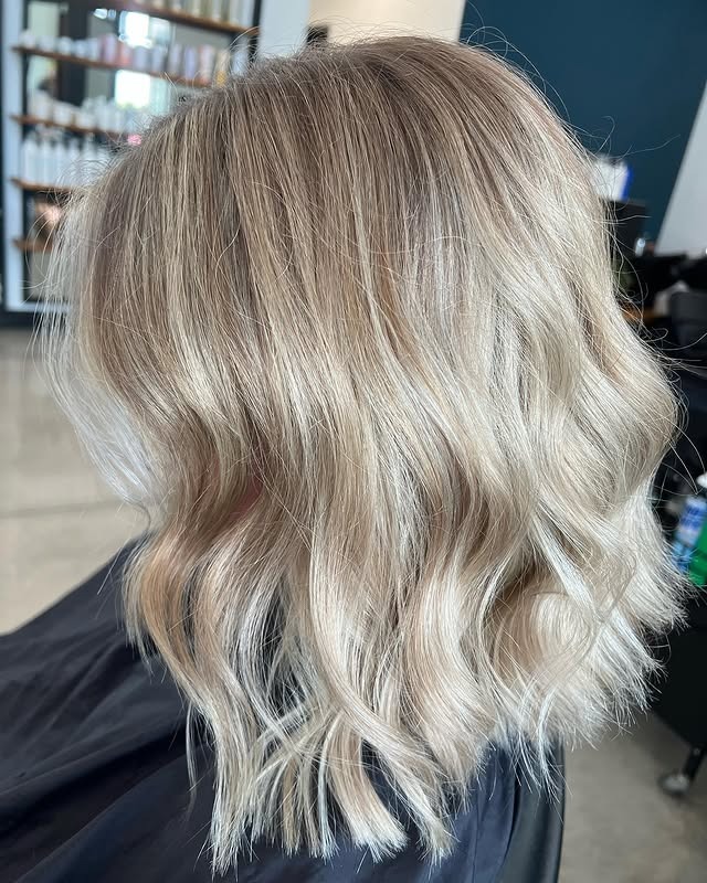 17. Champagne Platinum Waves - Platinum Hair Color