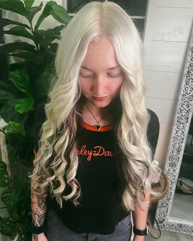 20. Iced Platinum Contrast Curls - Platinum Hair Color