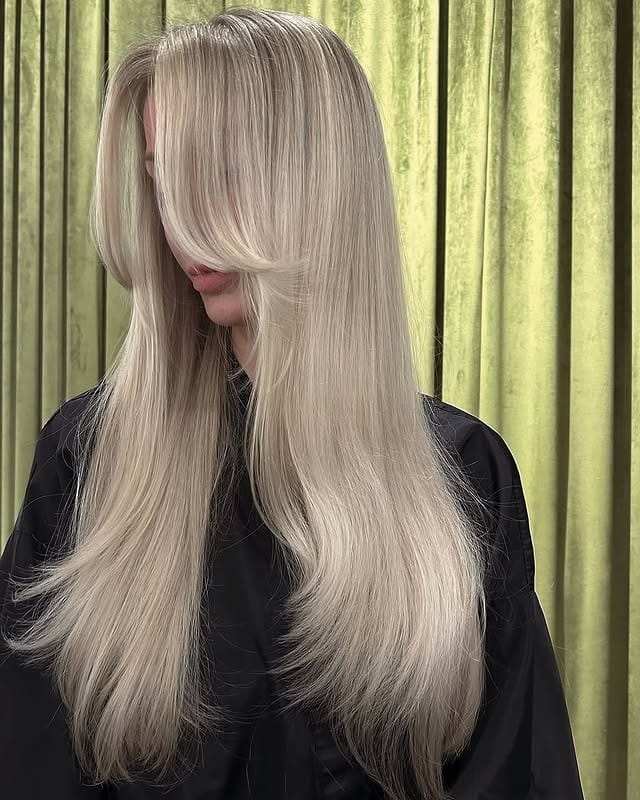 19. Iced Beige Blonde Flow - Long Blonde Hair