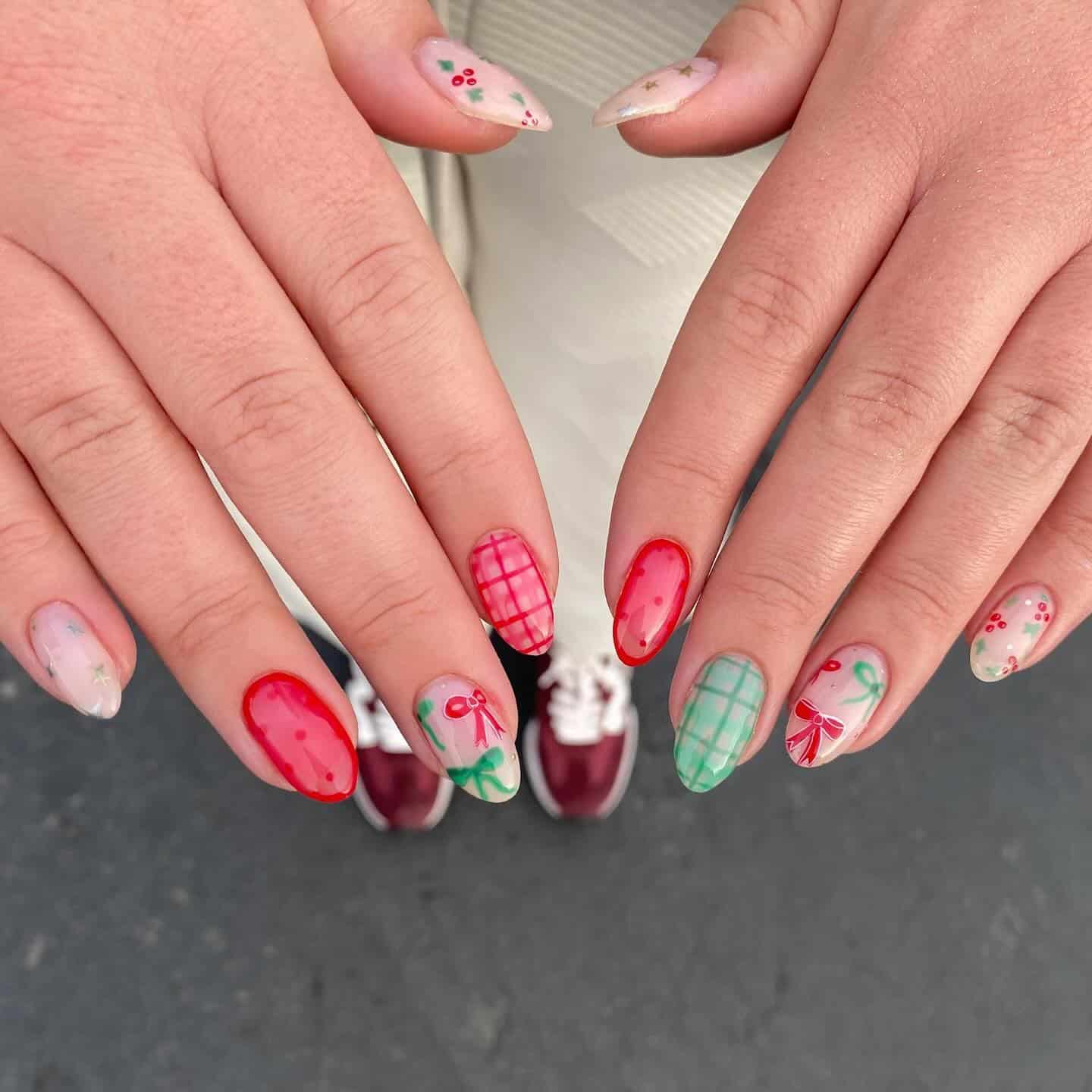 20. Merry Plaid and Ribbon Nails - red and green nail ideas