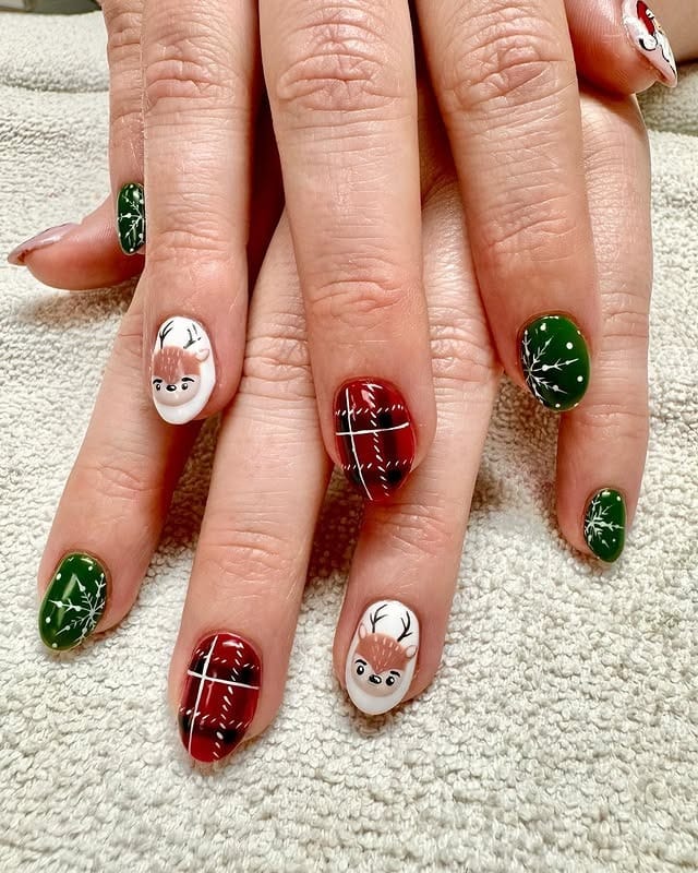 5. Plaid & Forest Reindeer Chic - reindeer nail ideas