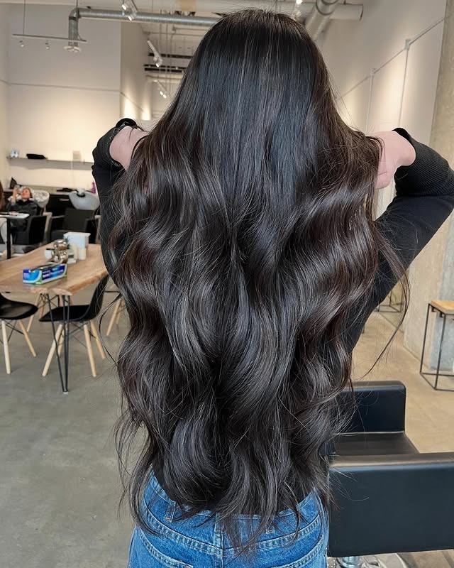 22. Midnight Espresso Lengths - Winter Hairstyles