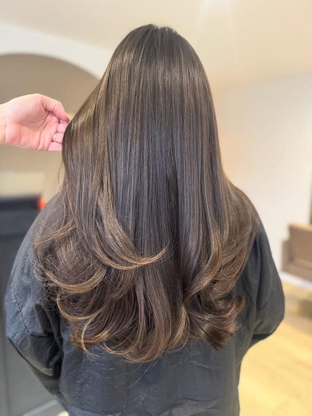 18. Glossy Mocha with Subtle Highlights - Blonde Highlights Hair Color