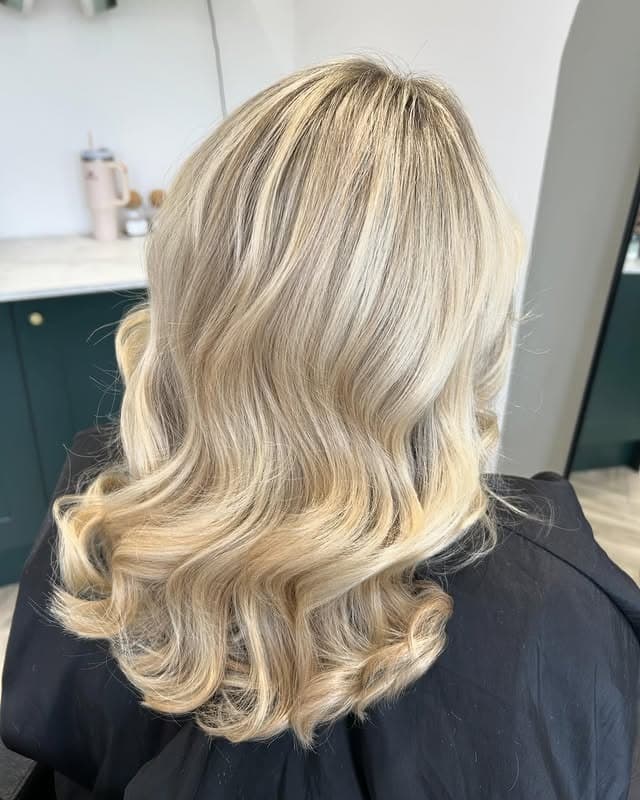 21. Buttered Blonde Waves with Natural Depth - Blonde Highlights Hair Color