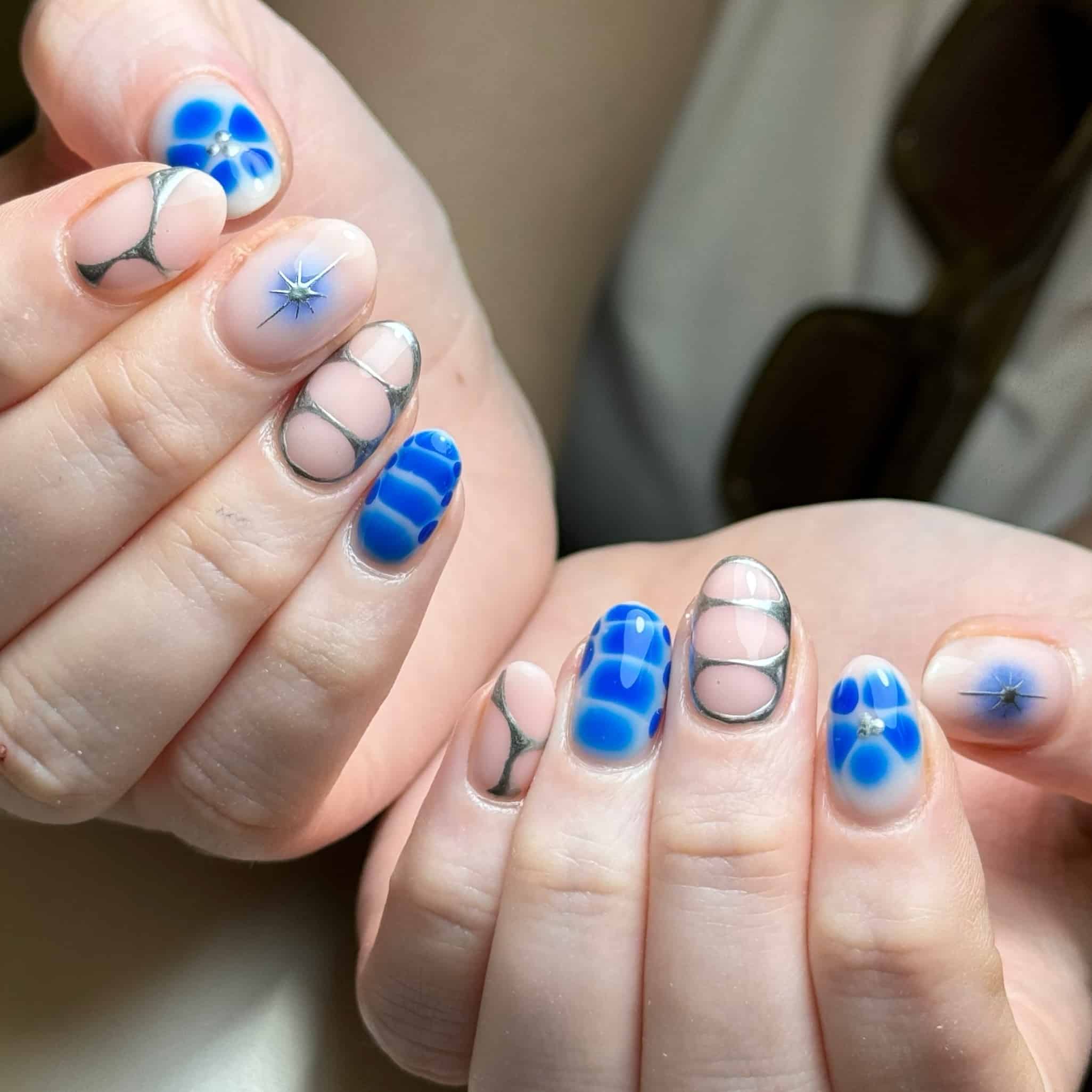 19. Metallic Mosaic Nails - silver and blue nail ideas