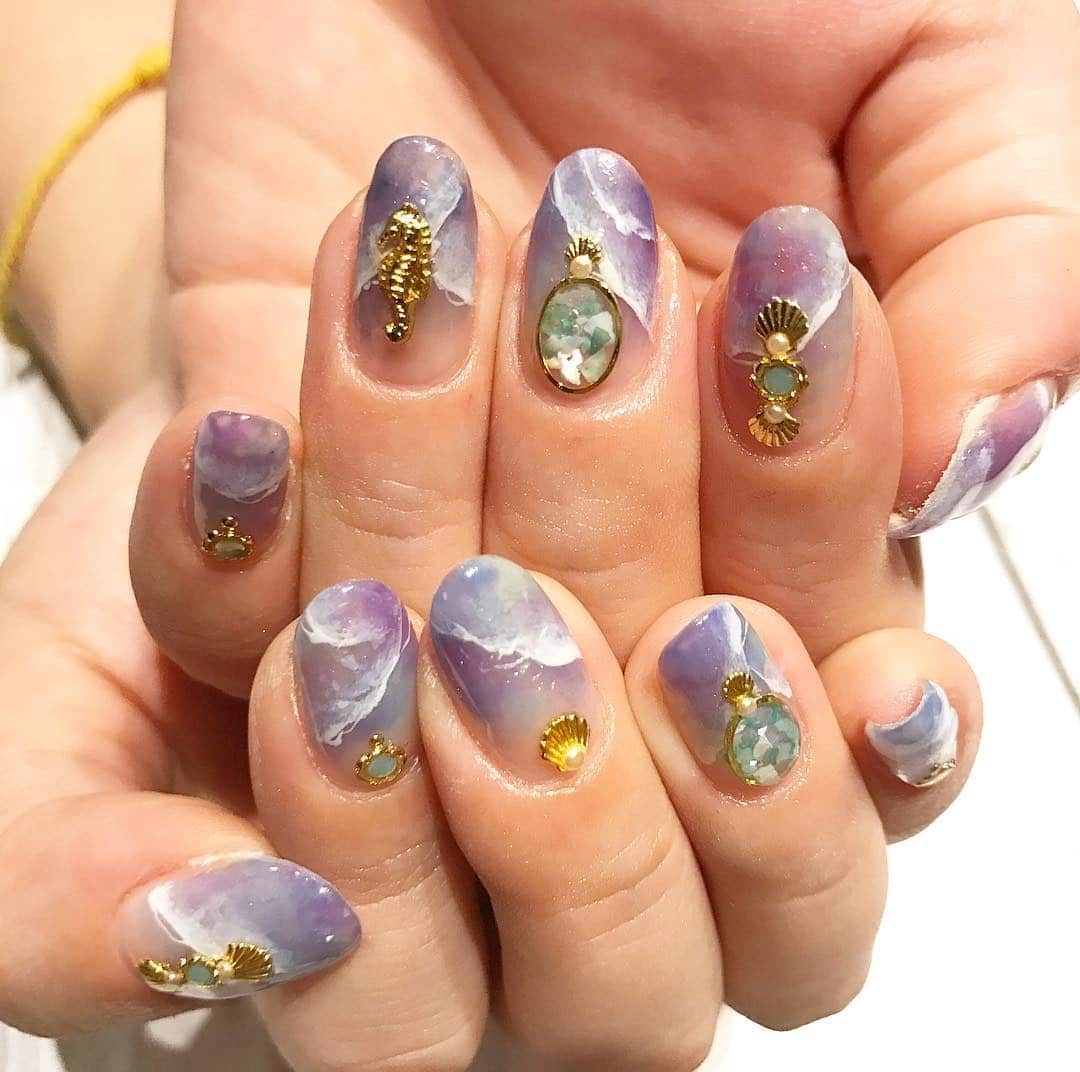 15. Lavender Seafoam Glam - simple beach nail ideas