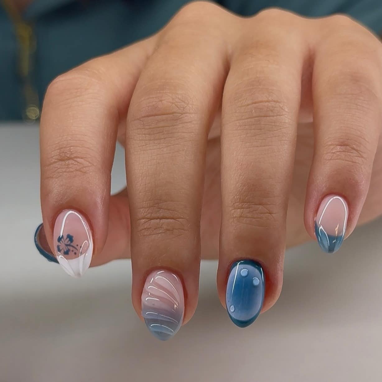 22. Blue Horizon Nails - simple beach nail ideas