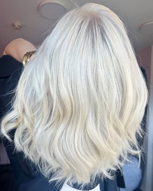 15. Bright Platinum Bob Waves - Platinum Blonde Hair