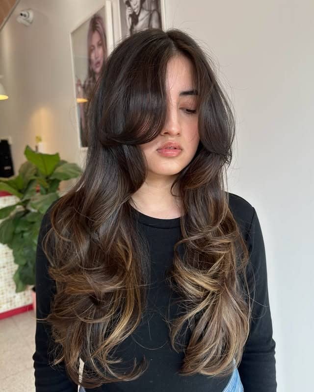 18. Long Butterfly Cut with Chestnut Balayage Blend - Butterfly Haircut for Women