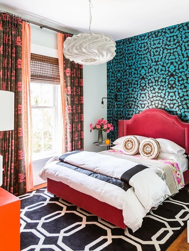 18. Teal and Fuchsia Graphic Bedroom - colorful bedroom ideas