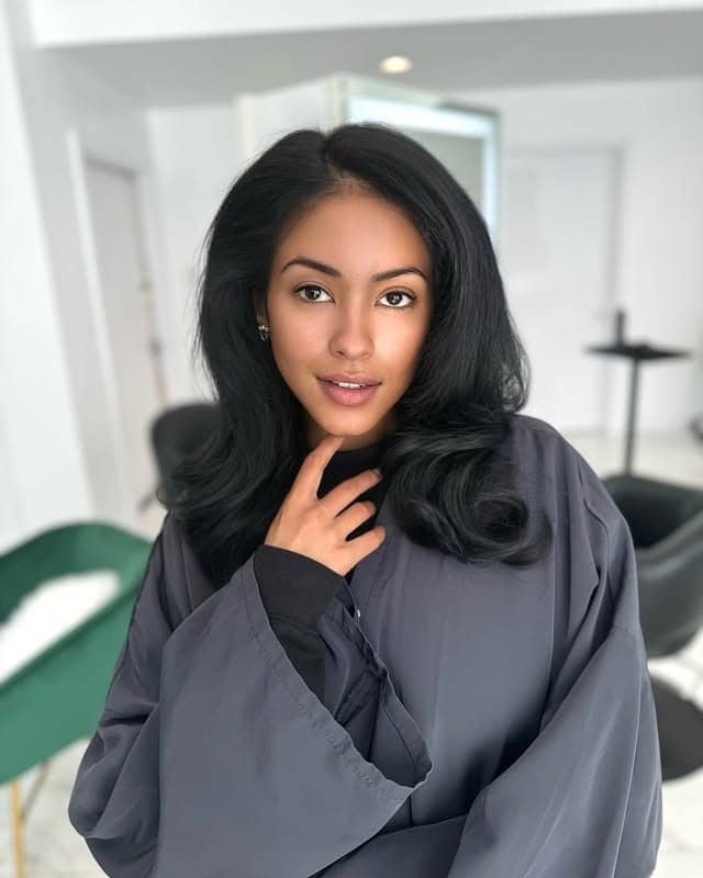 11. Classic Midnight Blowout with Elevated Layers - Old Money Hair