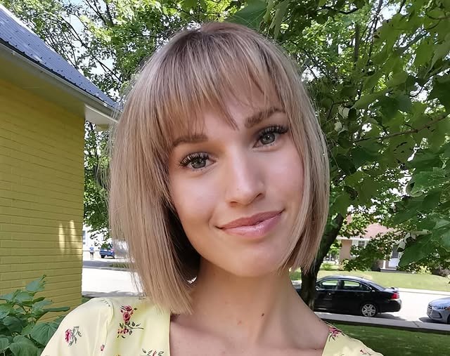 10. Beige Blonde Bob With Textured Bangs - Bangs Hairstyles