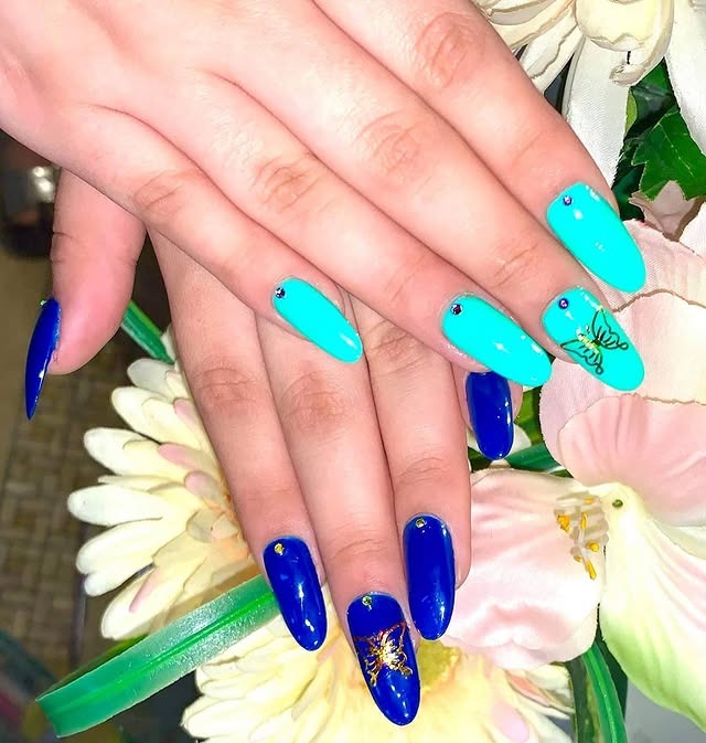 20. Electric Teal & Cobalt Gem Accents - two tone nail ideas