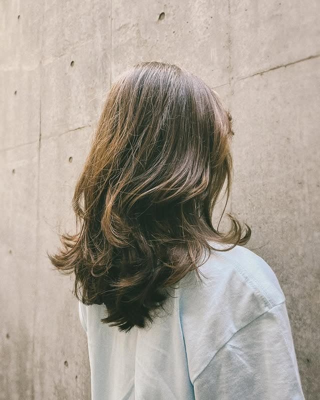 5. Ash Brown Airy Layers with Light Texture - Medium-Length Layered Haircuts