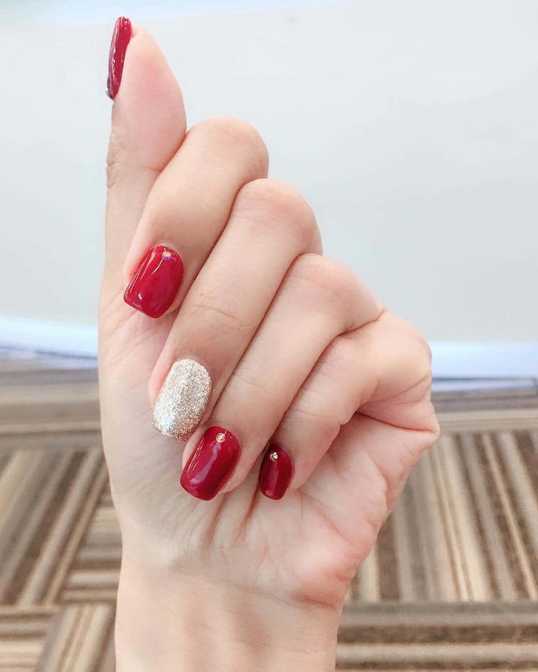 4. Wine & Gold Sparkle Accent - wine color nail ideas