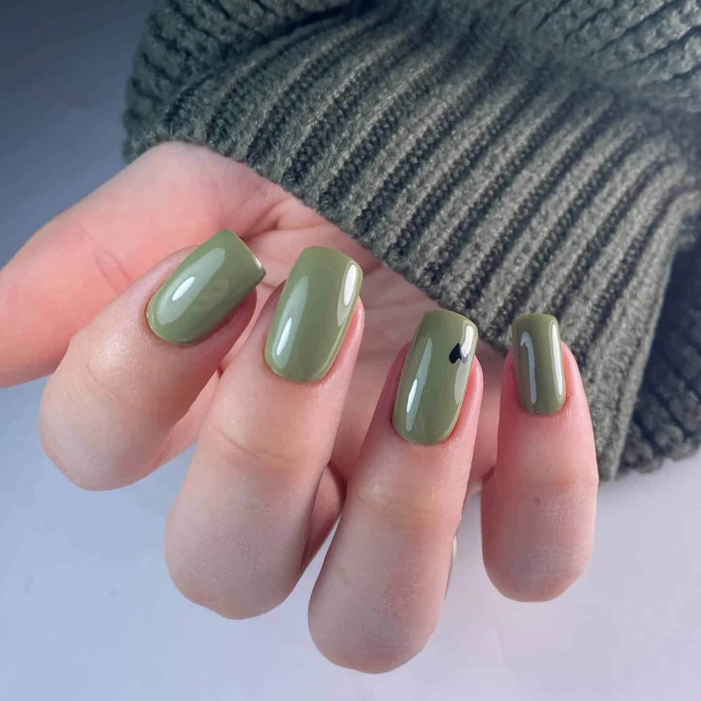 9. Soft Moss Green Square Nails - army green nail ideas
