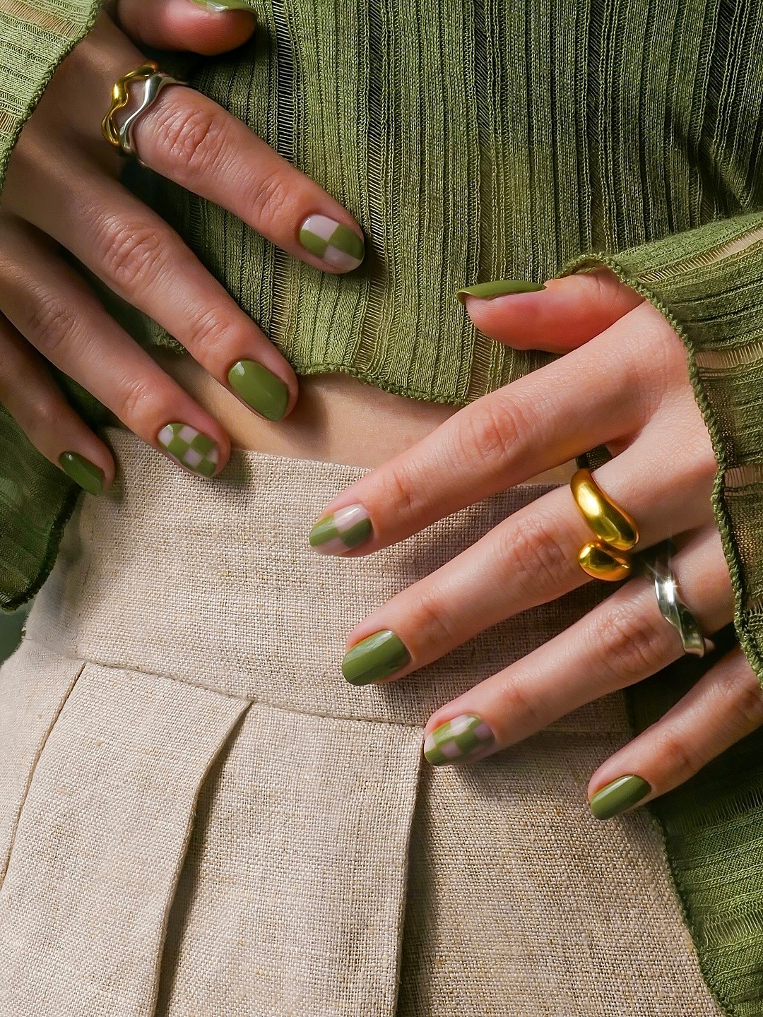 22. Checkerboard Olive Short Nails - army green nail ideas