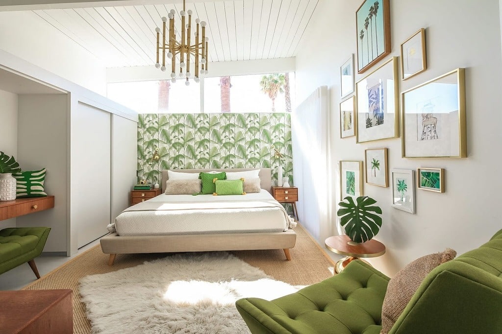 22. Palm Springs Greens With Bright White Walls - mid century bedroom ideas