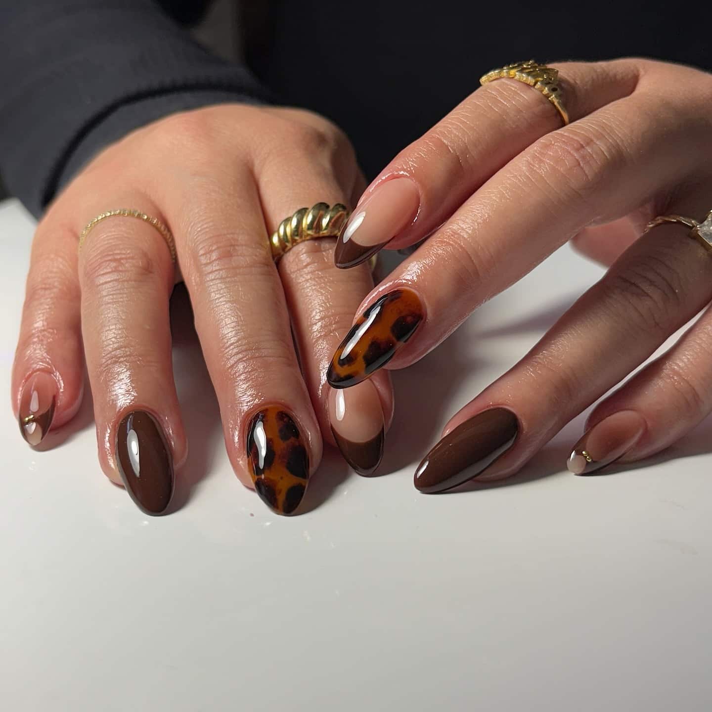 10. Tortoiseshell & Espresso Tips - brown fall nail ideas