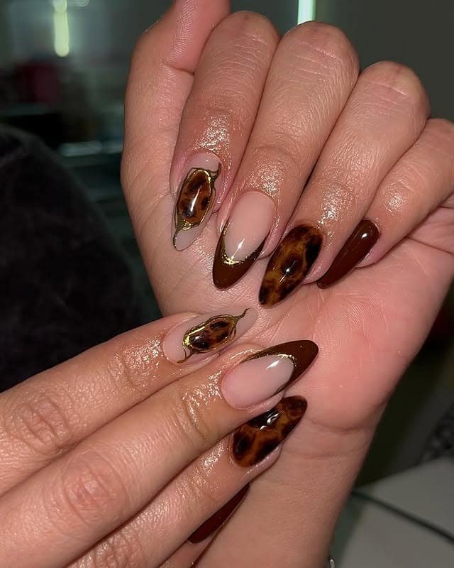 13. Tortoiseshell Tips with Gold Outlining - brown fall nail ideas