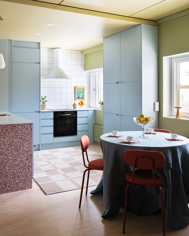 13. Pastel Modern Kitchen with Checked Neutral Rug - kitchen rug ideas