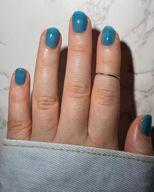 9. Sea-Glass Blue Rounds - caribbean nail ideas