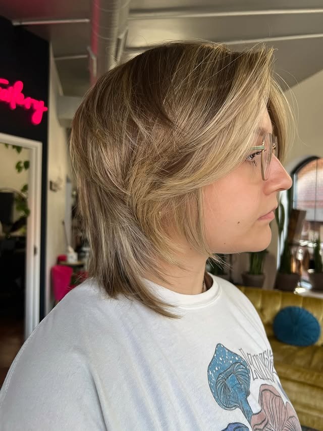 13. Champagne Blonde Feathered Mullet - Shaggy Mullet Haircut