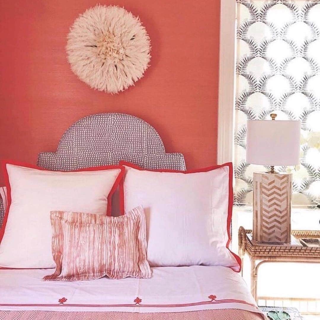 22. Coral Textures with Soft Coastal Accents - coral bedroom ideas