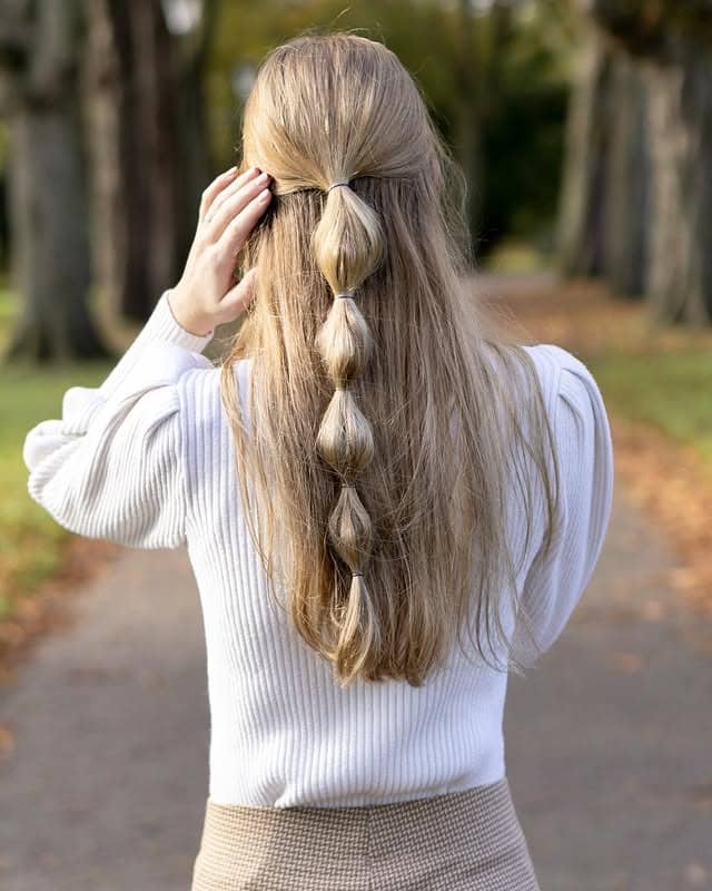 21. Soft Bubble Half-Up in Sandy Blonde - Simple Hairstyles