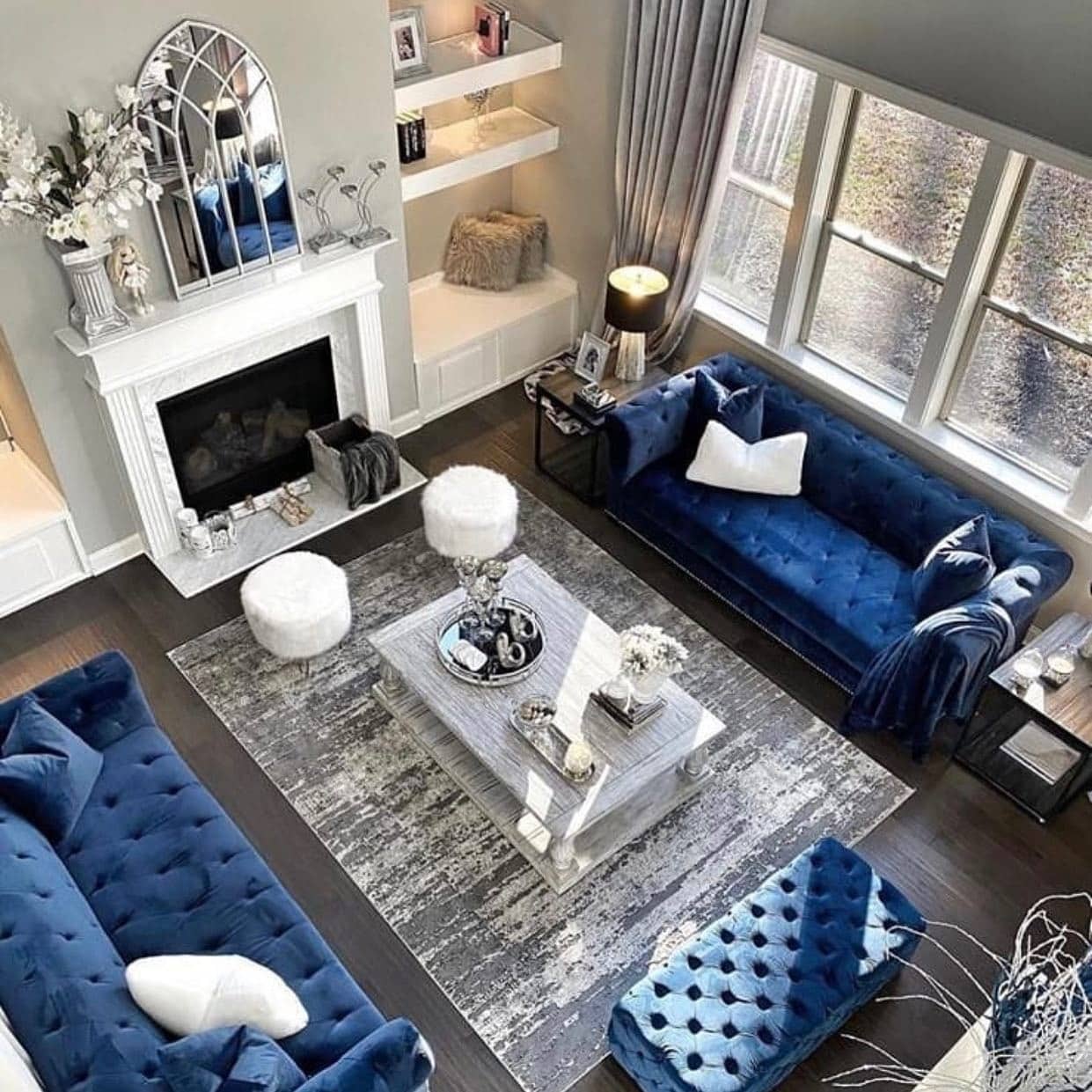 12. Double-Sofa Arrangement in a Bright Royal Blue Scheme - royal blue living room ideas