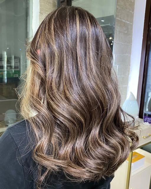 22. Golden Brown Dimensional Waves with Lived-In Highlights - Hair Color with Highlights