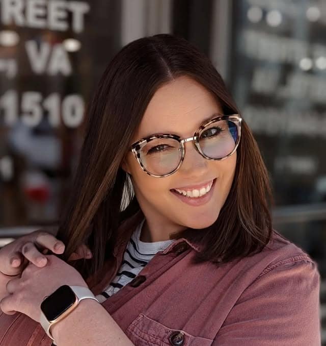 6. Classic Straight Espresso Bob - Chic-Length Hairstyles