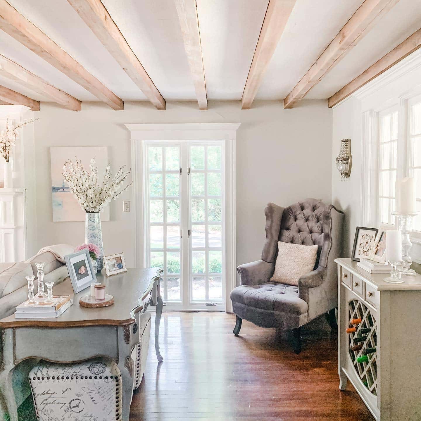 10. Soft Vintage Living Nook - rectangle living room ideas