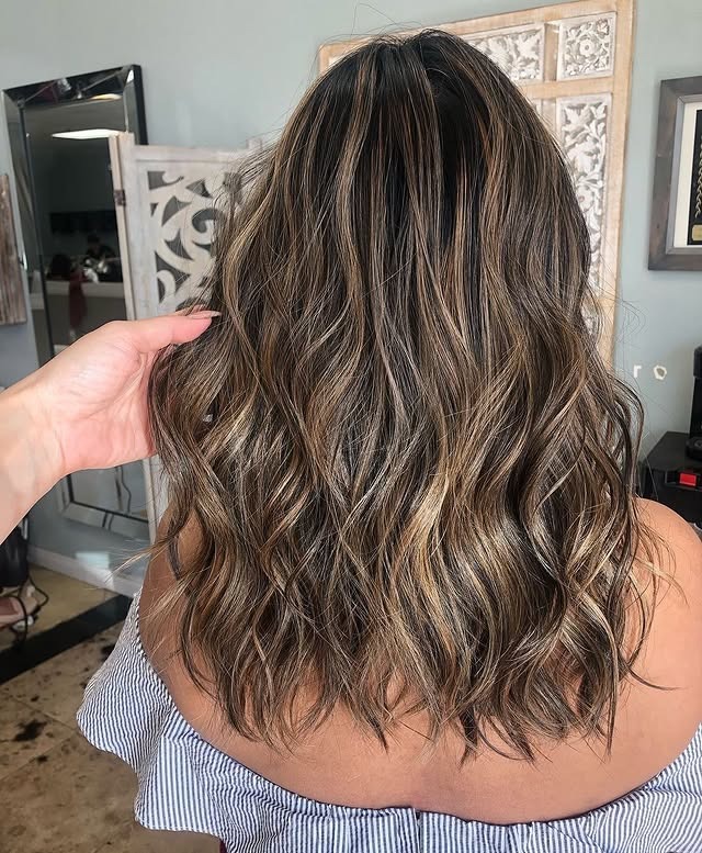 8. Champagne Brunette Balayage with Luminous Ends - Brunette Balayage Hair Color