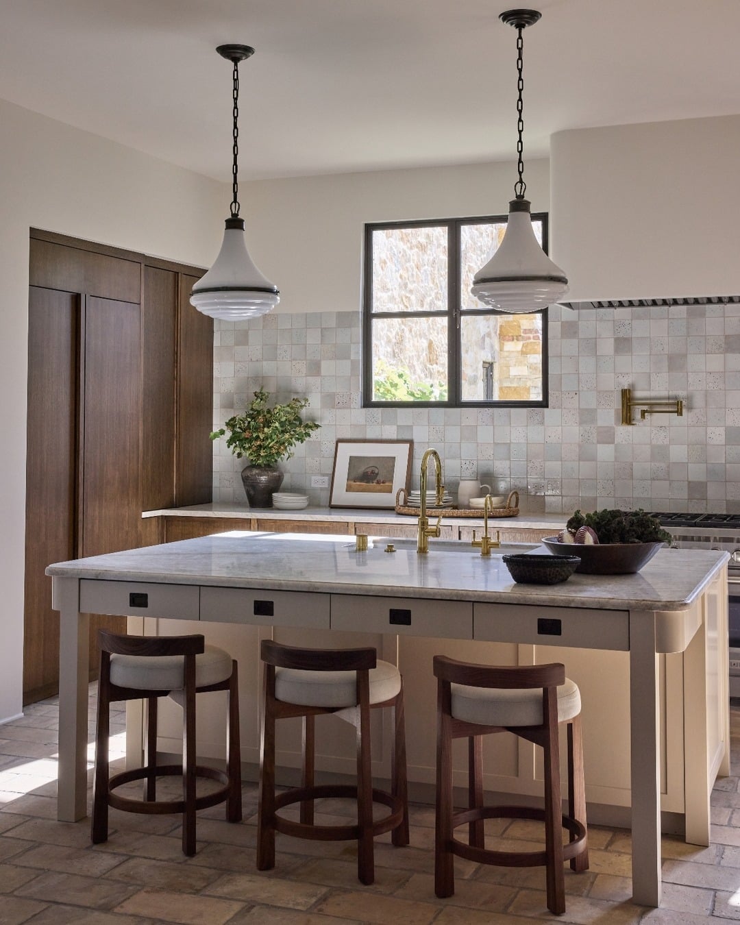 9. Warm Neutrals with Tile-Backed Shelf Display - kitchen ideas with shelves