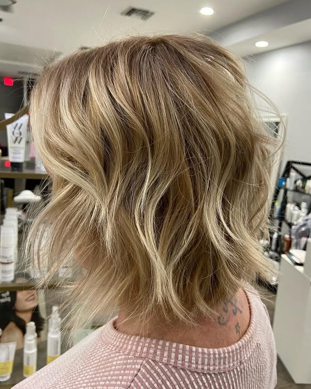 15. Tousled Honey Blonde Bob - Short Blonde Hairstyles
