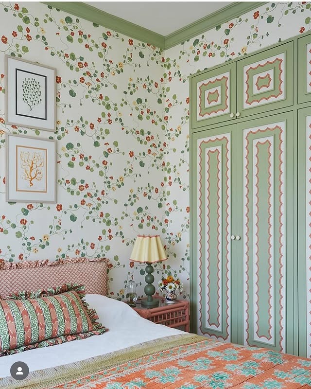 3. Vintage Floral Mint Bedroom - mint green bedroom ideas