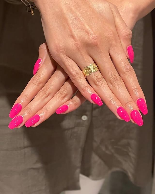 2. Neon Magenta Square Statement - magenta nail ideas