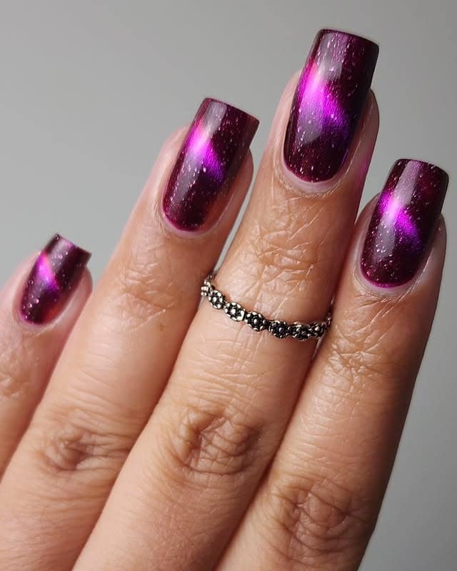 16. Minimalist Magenta with Gold Line Art - magenta nail ideas