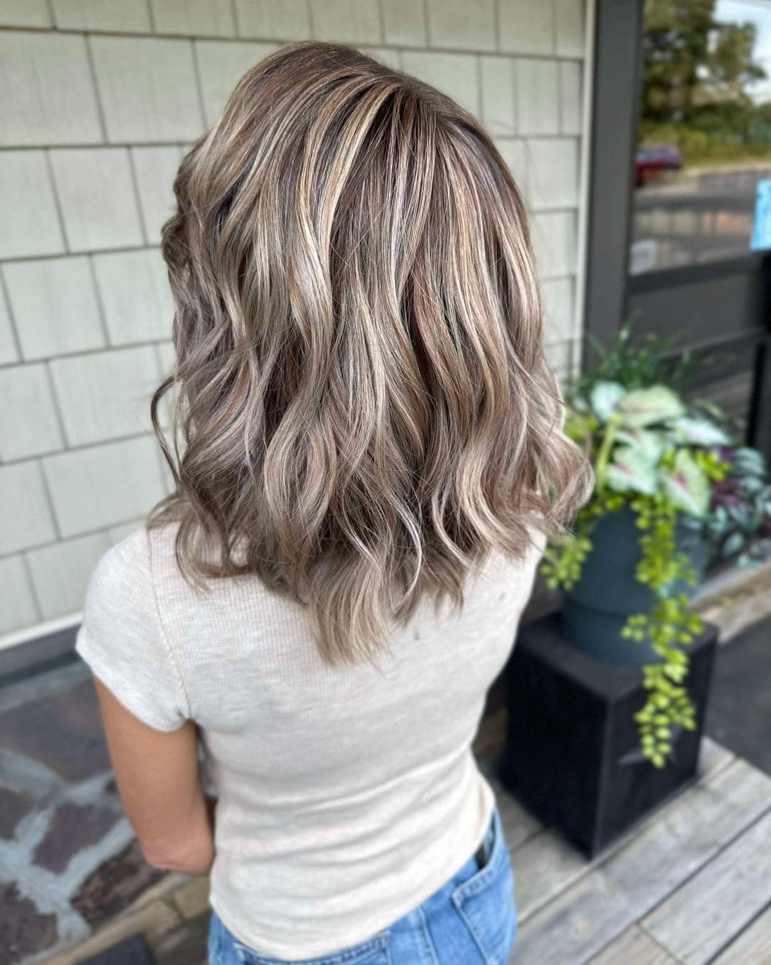 18. Short Blonde Bob with Dimensional Lowlights - Blonde Hair with Lowlights