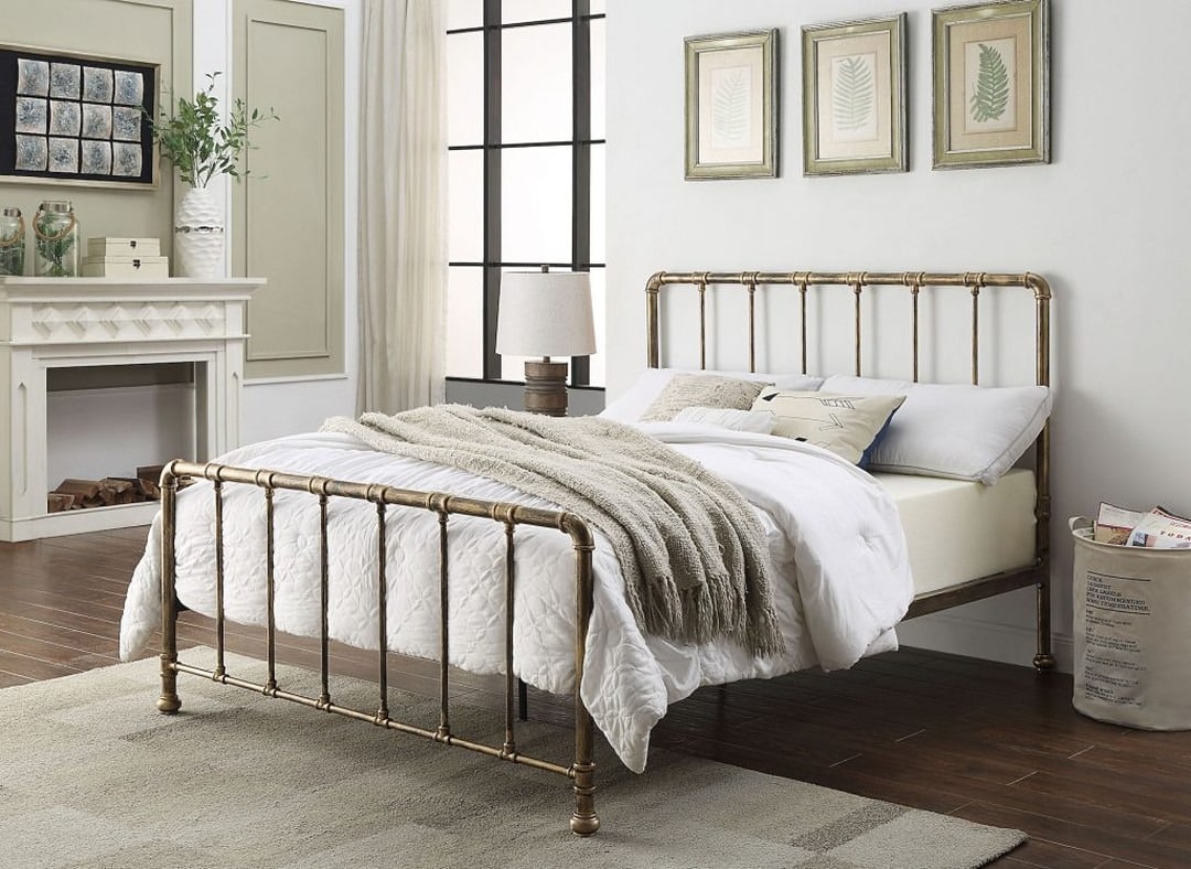 20. Classic Brass Metal with Cream and Natural Wood - metal bed frame bedroom ideas