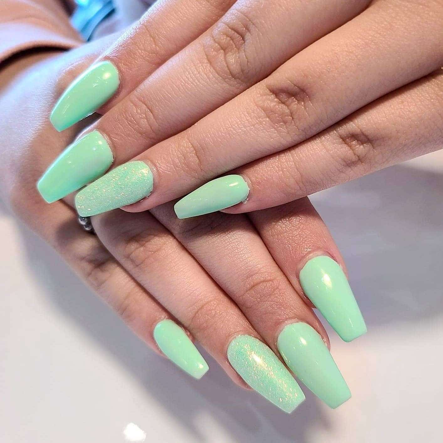 21. Mint Glitter Accent Coffin Nails - mint color nail ideas