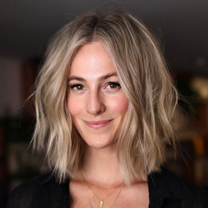 17. Tousled Choppy Bob in Champagne Blonde - Choppy Bob Hairstyles
