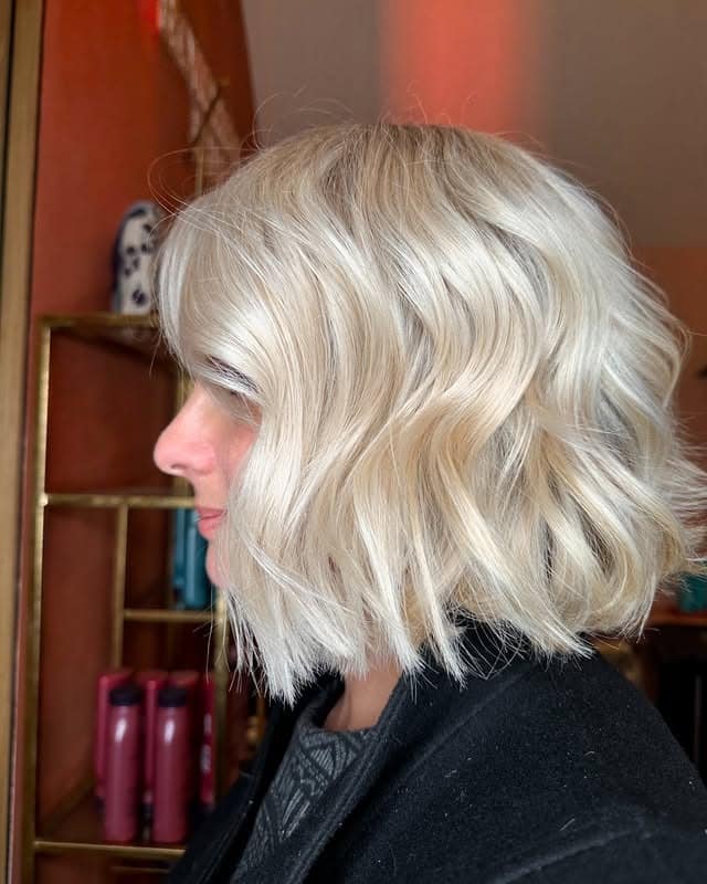 19. Soft Choppy Bob in Warm Vanilla Blonde - Choppy Bob Hairstyles