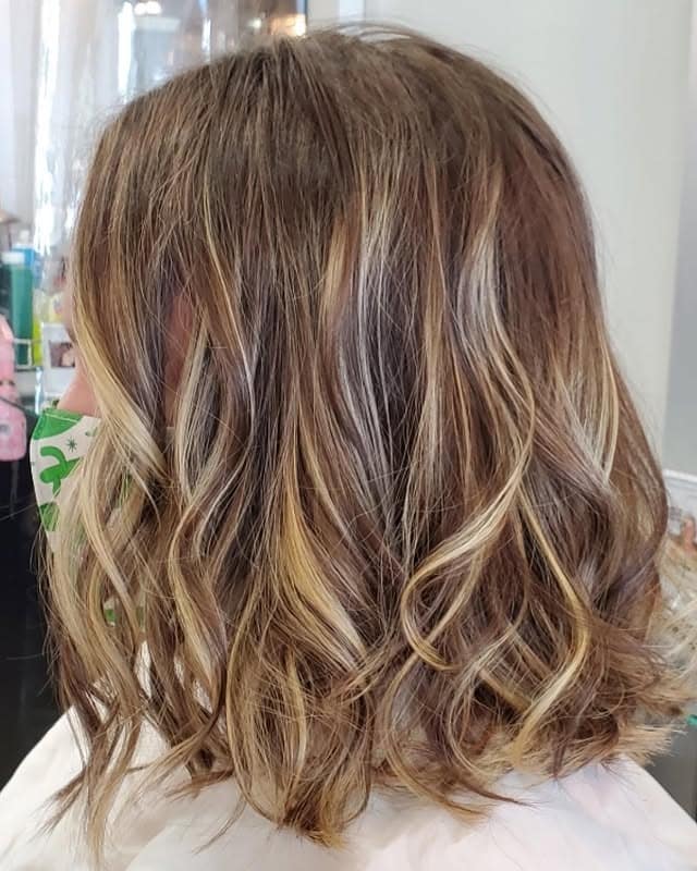 1. Soft Dimensional Wavy Bob with Beige Blonde Highlights - Wavy Bob Hair